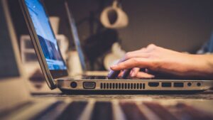 Blog Header Raffinierte Betrugsmaschen Cyber