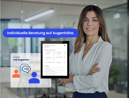 Geschäftsfrau setzt auf persönlichen Austausch während der Cyberrisiko-Bewertung