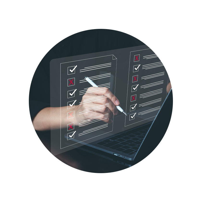 An einem Computer wird ein Active Directory Check zur Identifikation von Sicherheitslücken und fehlerhaften Benutzerrechten in der IT-Infrastruktur durchgeführt.